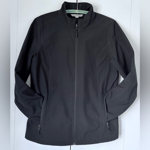 Port Authority Jackets & Blazers - Port Authority softshell jacket Size L